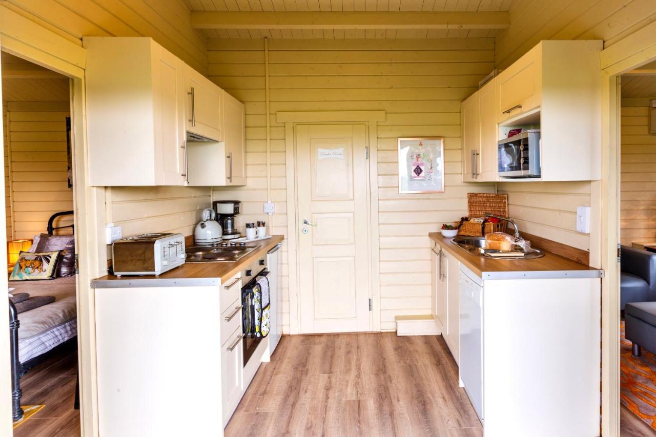 The Retreat Log Cabin Sudbury  Buitenkant foto