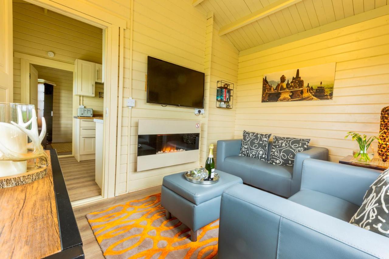 The Retreat Log Cabin Sudbury  Buitenkant foto